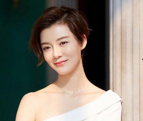 娱乐圈吃瓜女明星是谁,揭秘阿娇对都美竹事件的看法与感慨 第1张 娱乐圈吃瓜女明星是谁,揭秘阿娇对都美竹事件的看法与感慨 第1张