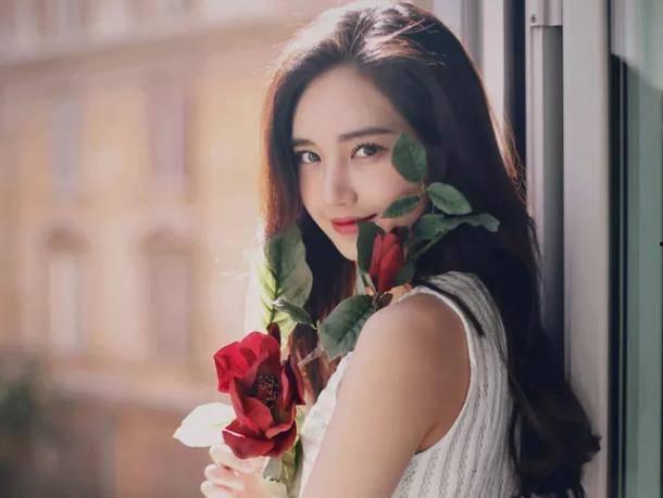 女主娱乐圈吃瓜文推荐,女主的吃瓜日常与明星幕后故事 第3张 女主娱乐圈吃瓜文推荐,女主的吃瓜日常与明星幕后故事 第3张