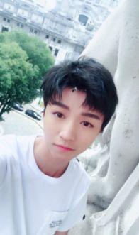 娱乐圈吃瓜王俊凯是谁呀,揭秘王俊凯的瓜田传奇 第1张 娱乐圈吃瓜王俊凯是谁呀,揭秘王俊凯的瓜田传奇 第1张