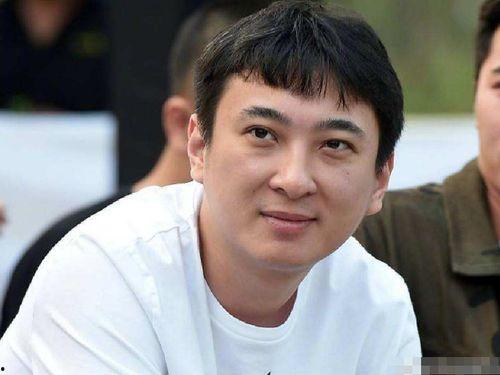 娱乐圈吃瓜男的叫什么,他是如何成为热门话题的？  第2张