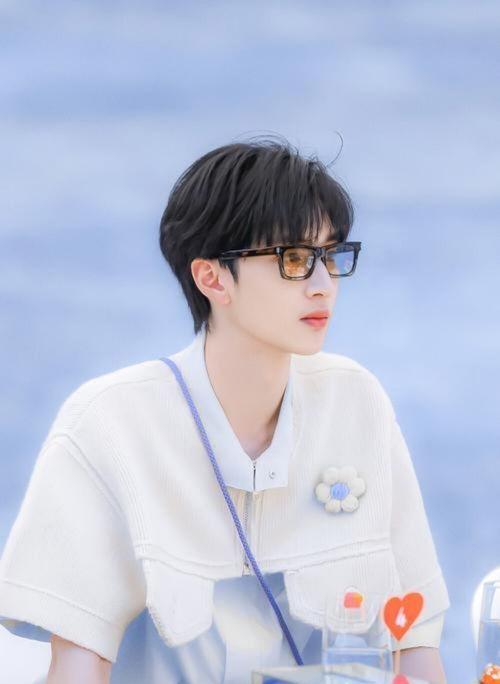 娱乐吃瓜君严浩翔贺峻霖,娱乐吃瓜界的双星闪耀 第3张 娱乐吃瓜君严浩翔贺峻霖,娱乐吃瓜界的双星闪耀 第3张