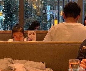 娱乐圈吃瓜的两人,娱乐圈两大瓜王联手揭秘幕后真相  第3张