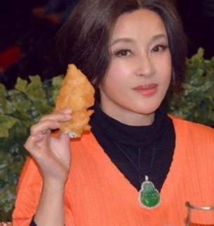 明星会吃娱乐圈的瓜吗,揭秘他们是否也吃“瓜” 第2张 明星会吃娱乐圈的瓜吗,揭秘他们是否也吃“瓜” 第2张
