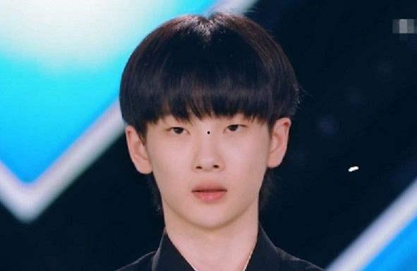 黄明昊娱乐圈吃瓜视频,揭秘明星幕后故事 第3张 黄明昊娱乐圈吃瓜视频,揭秘明星幕后故事 第3张