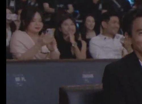 娱乐吃瓜二人组视频