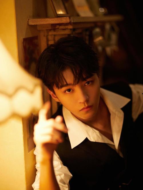 娱乐圈吃瓜背景图女男主 第3张 娱乐圈吃瓜背景图女男主 第3张