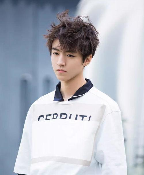 爱豆吃瓜娱乐酱王俊凯,从偶像到瓜界新贵,揭秘爱豆吃瓜娱乐酱的养成之路 第3张 爱豆吃瓜娱乐酱王俊凯,从偶像到瓜界新贵,揭秘爱豆吃瓜娱乐酱的养成之路 第3张