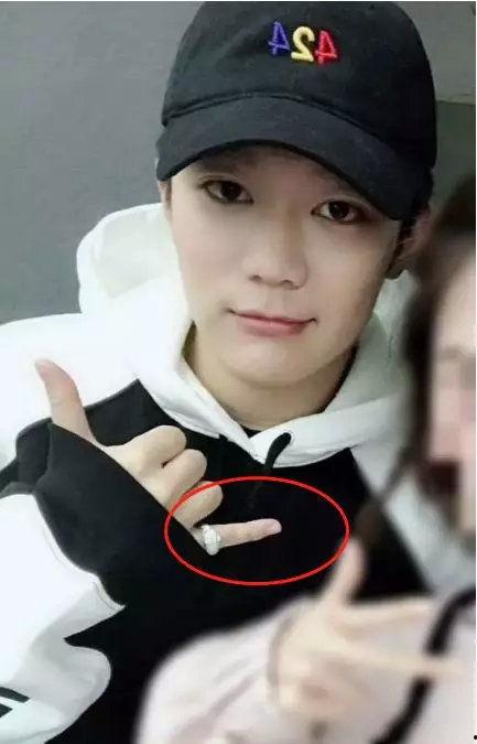 大家都是吃瓜人 娱乐圈,揭秘“吃瓜群众”的狂欢盛宴 第2张 大家都是吃瓜人 娱乐圈,揭秘“吃瓜群众”的狂欢盛宴 第2张