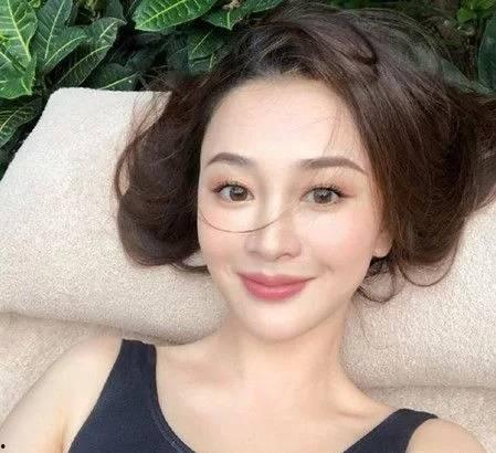 娱乐吃瓜戚薇要退圈了吗,戚薇宣布退圈?揭秘娱乐圈最新传闻背后的真相 第2张 娱乐吃瓜戚薇要退圈了吗,戚薇宣布退圈?揭秘娱乐圈最新传闻背后的真相 第2张