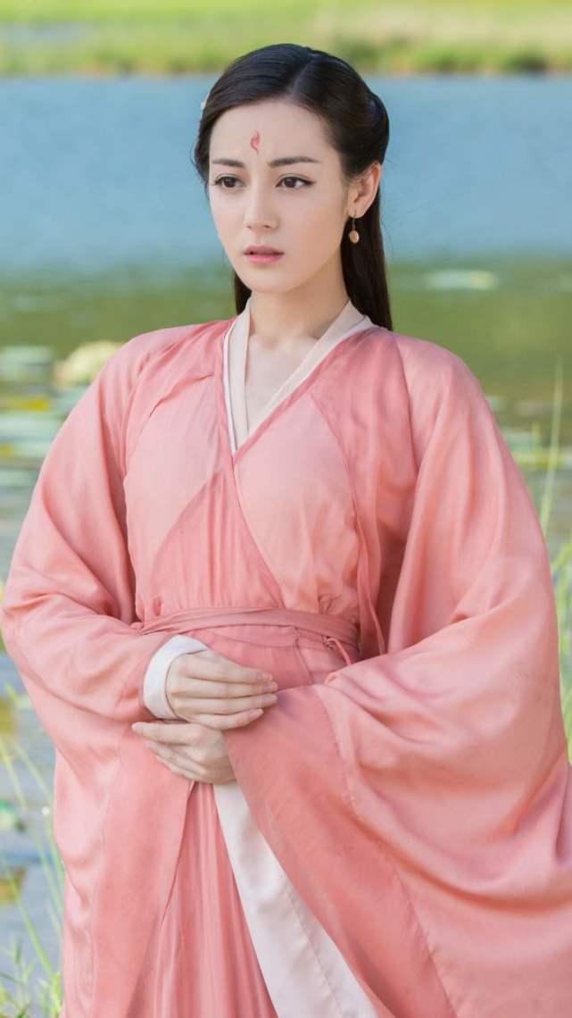 娱乐吃瓜君迪丽热巴吴磊,甜蜜互动引粉丝热议 第3张 娱乐吃瓜君迪丽热巴吴磊,甜蜜互动引粉丝热议 第3张