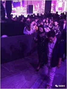 娱乐圈两个人吃瓜事件,揭秘明星幕后恩怨情仇  第1张